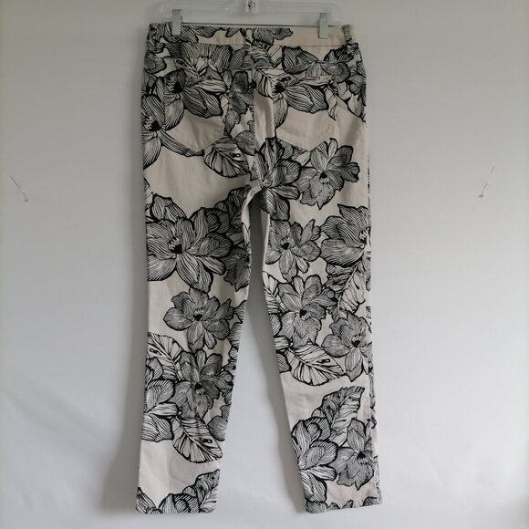 So Slimming By Chico's Womens White Floral Girlfriend Ankle Jeans Size 1.5 US M - Picture 4 of 7